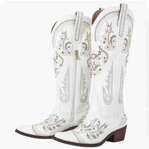 White Embroidered and Rhinestone Cowboy Boots Size 11